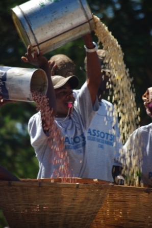 1may_market-sellers 1may_market-sellers
